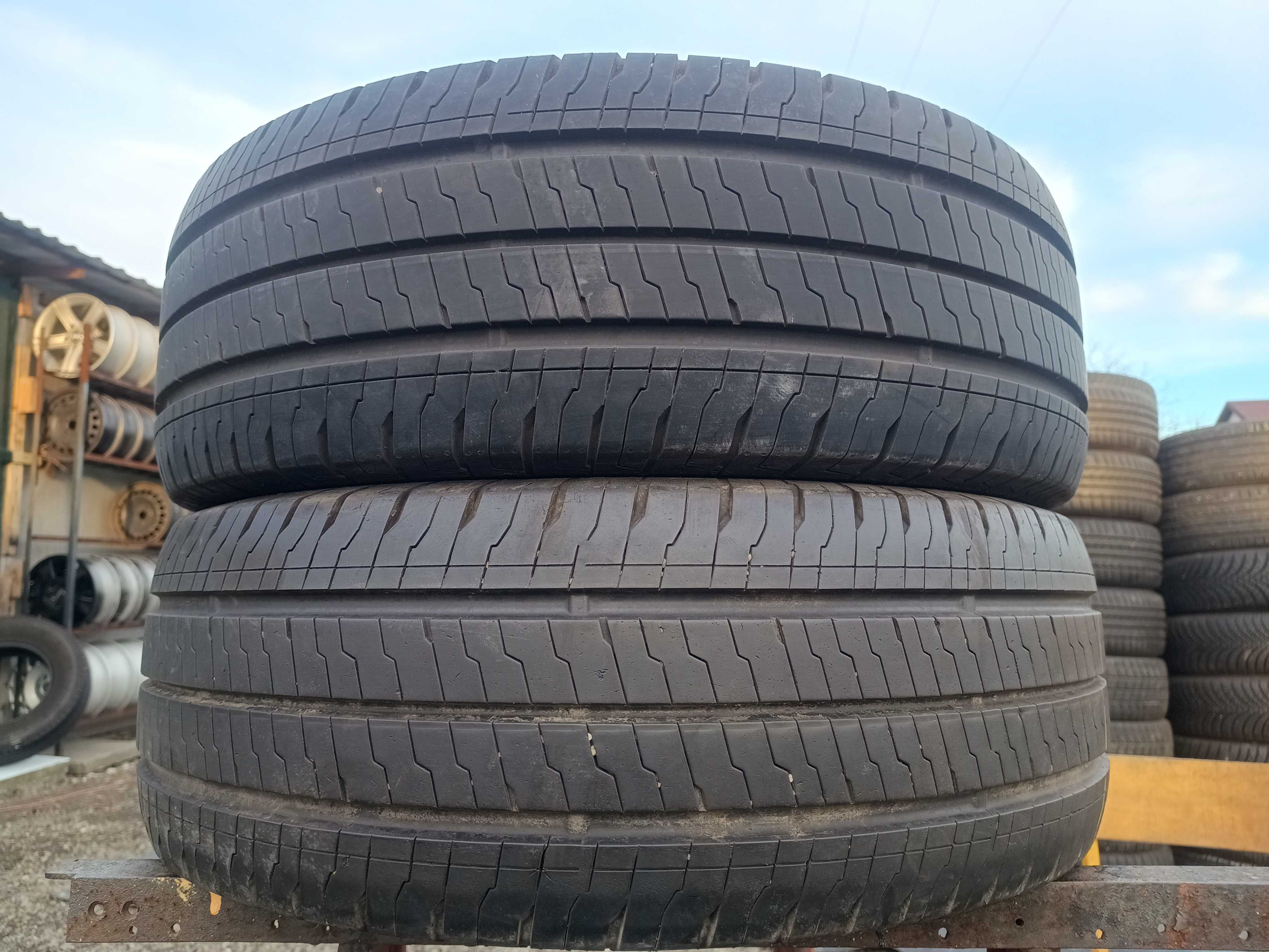 Opony letnie Continental 235/65R16C z 2022r
