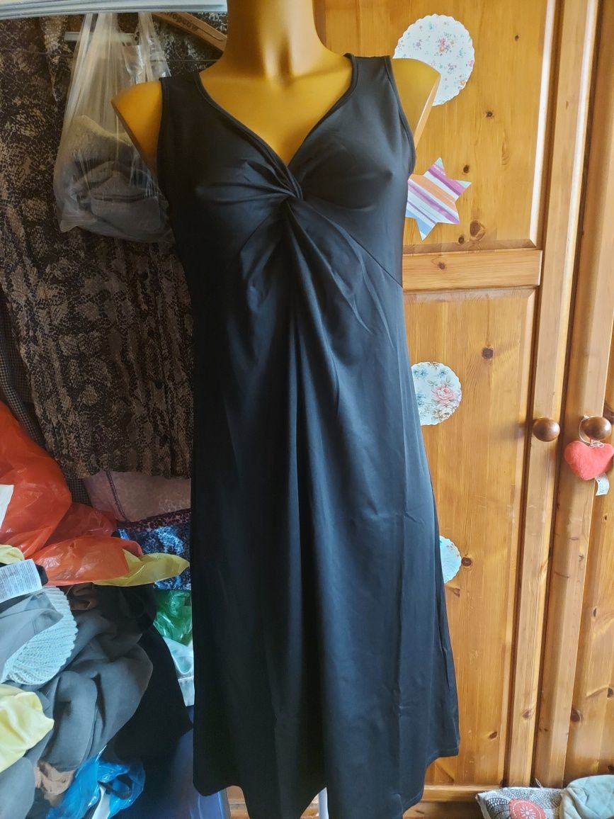 Sukienka czarna damska rozmiar 40/42 firma BODY FLIRT