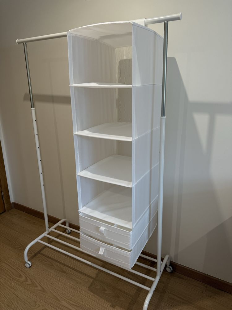 Cabide em metal ikea com arrumação