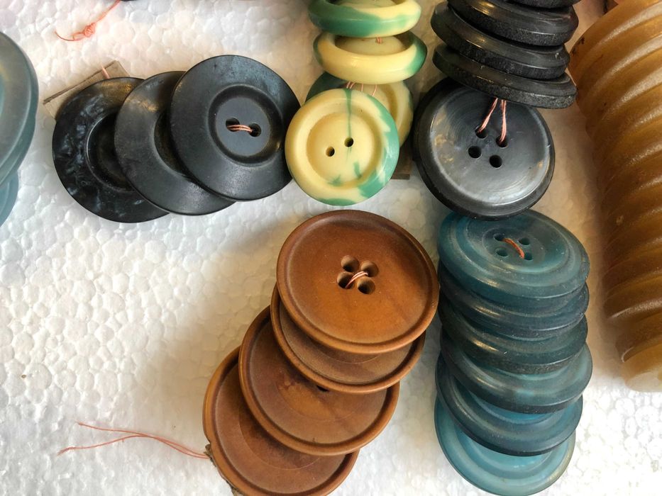 ЛОТ Большие пуговицы  162 шт
