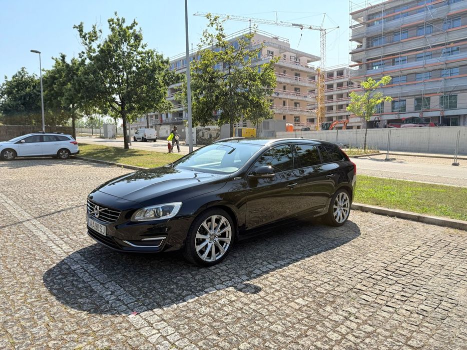 Volvo V60 D6 Plug-In-Hybrid AWD Geartronic Momentum