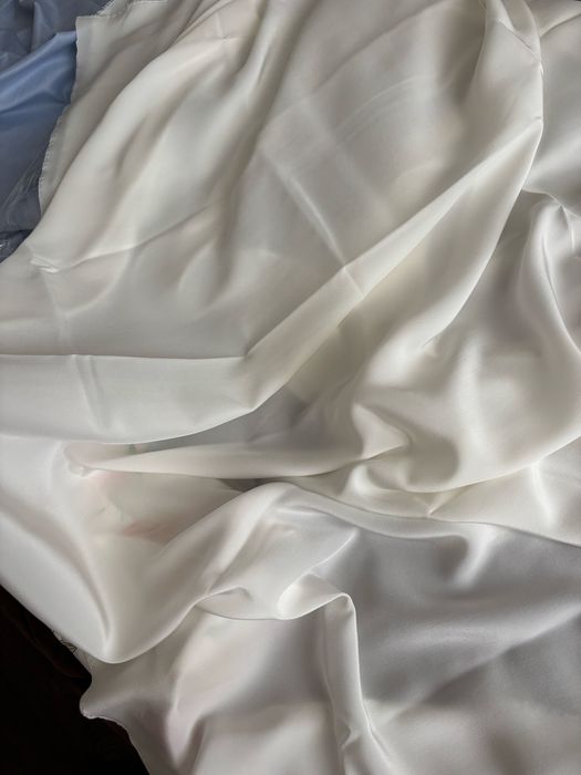 Відріз тканини 100% натуральний шовк креп молочного кольору