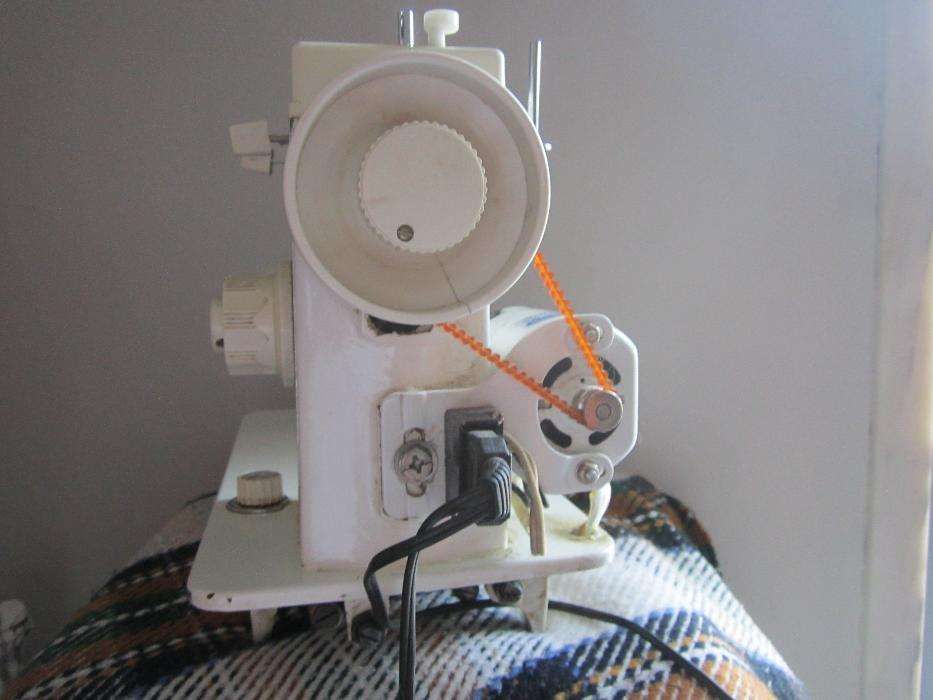 Máquina costura Oliva - Modelo Europa