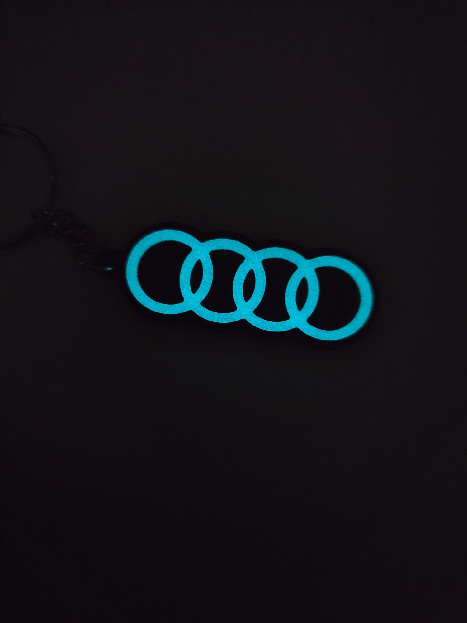 Breloczek Audi - Świeci w Nocy! 3d - Druk3d fidget Keychain mixGadzet