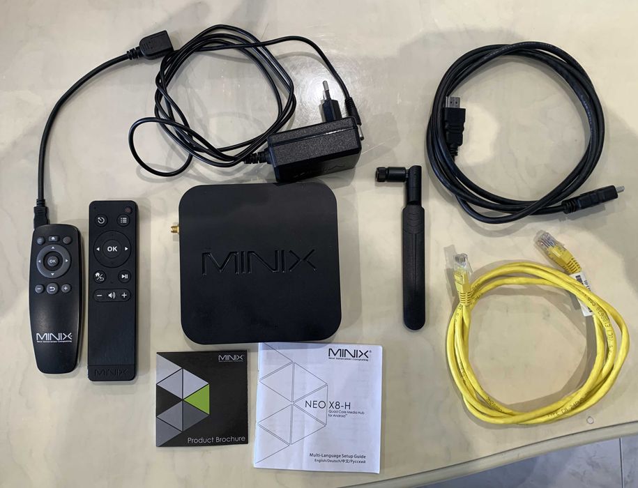 Minix Neo X8-H  + Comando Neo - Ofereço 2 cabos