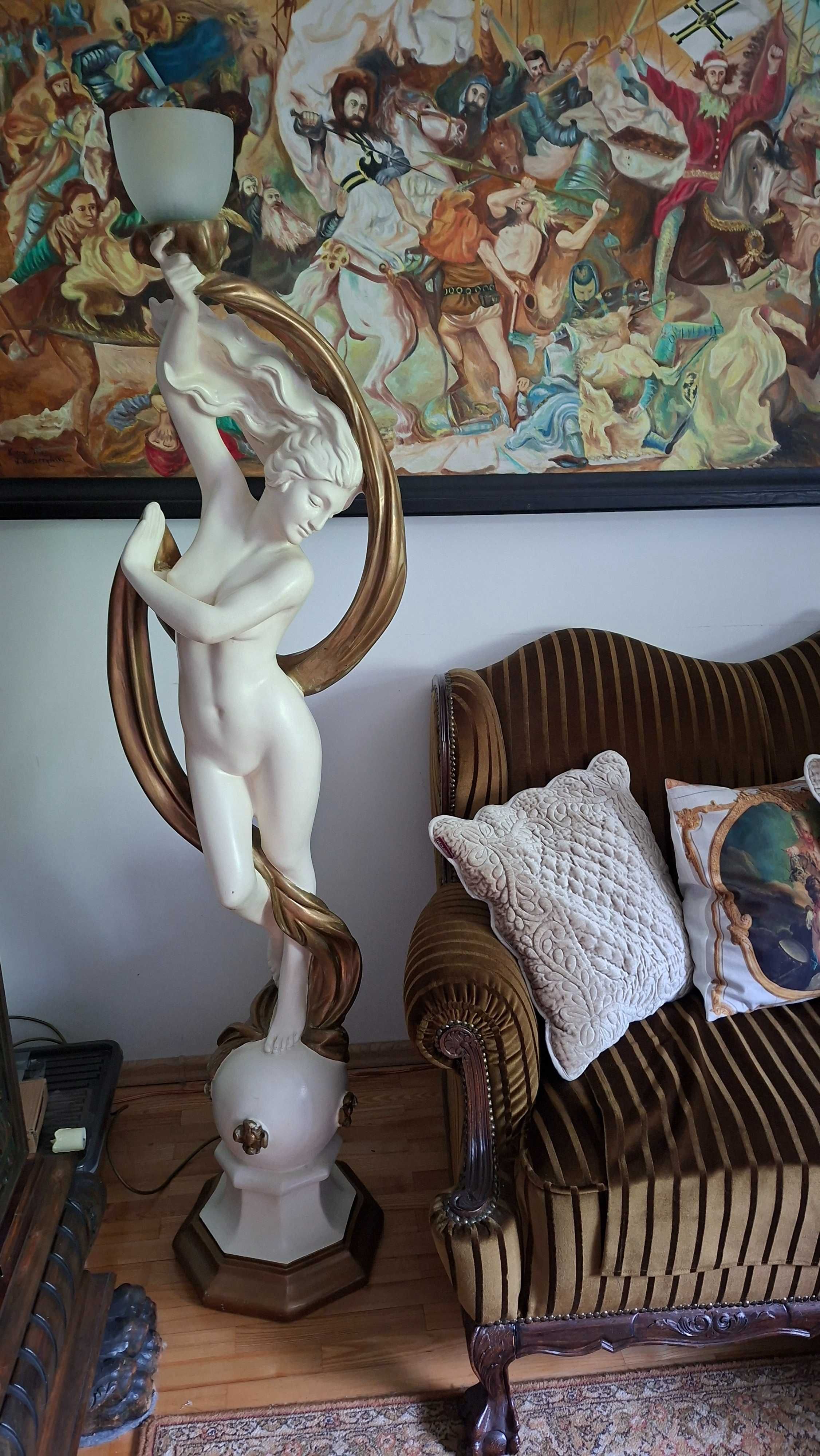 Piękna lampa podłogowa - kobieta w tańcu