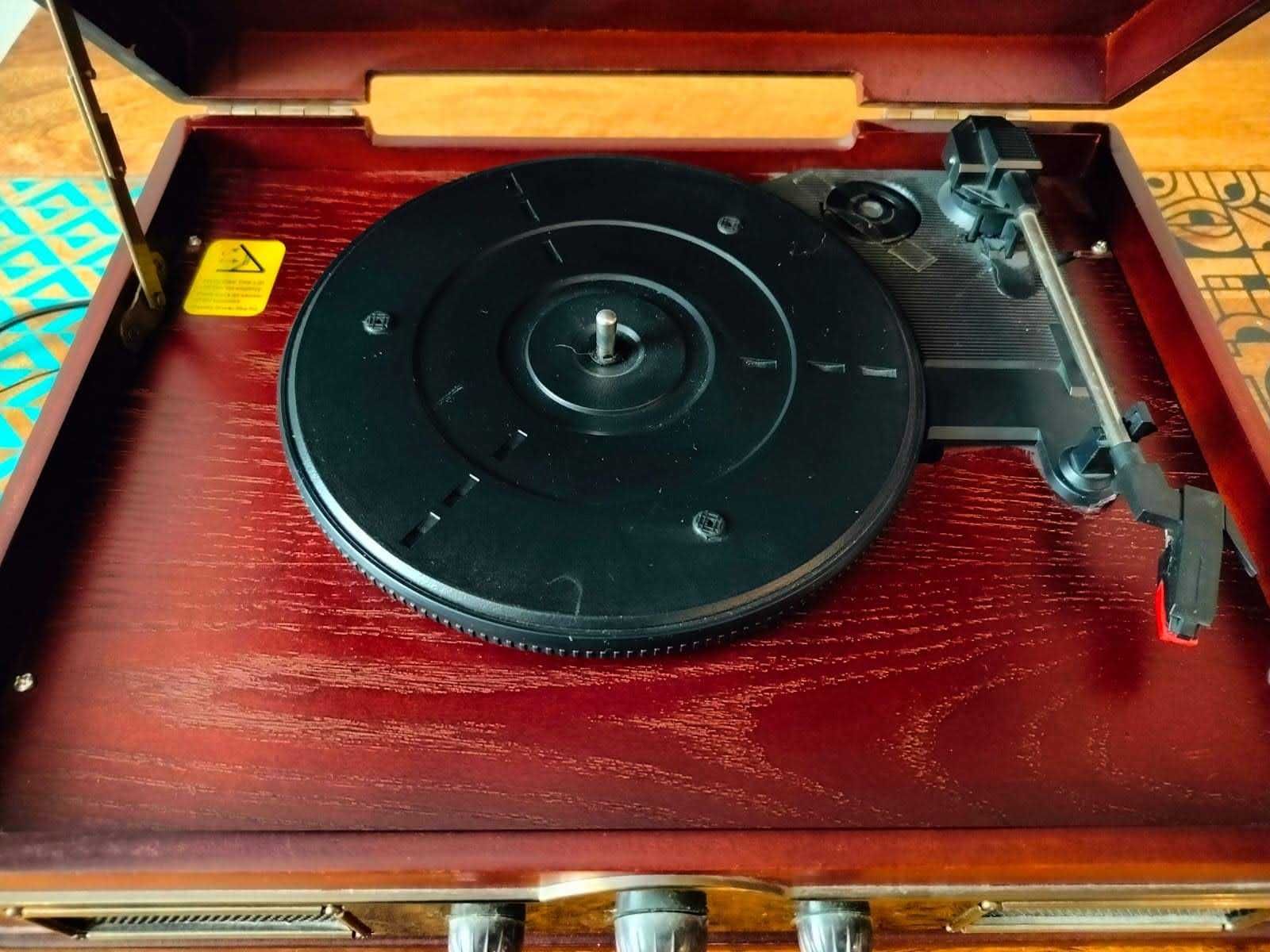 Gramofon vintage +radio