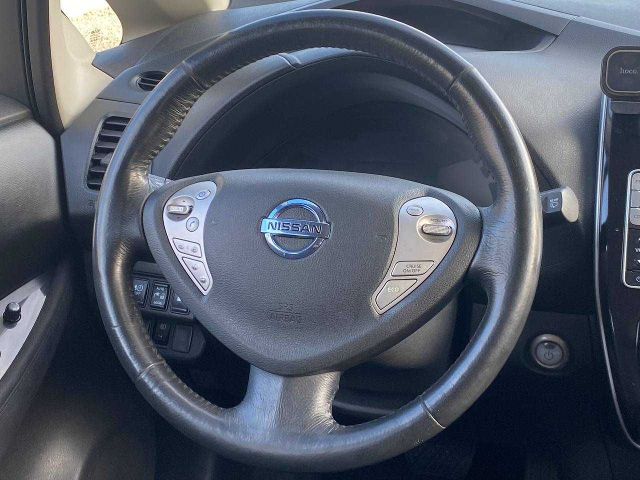 Авто Nissan Leaf 2014