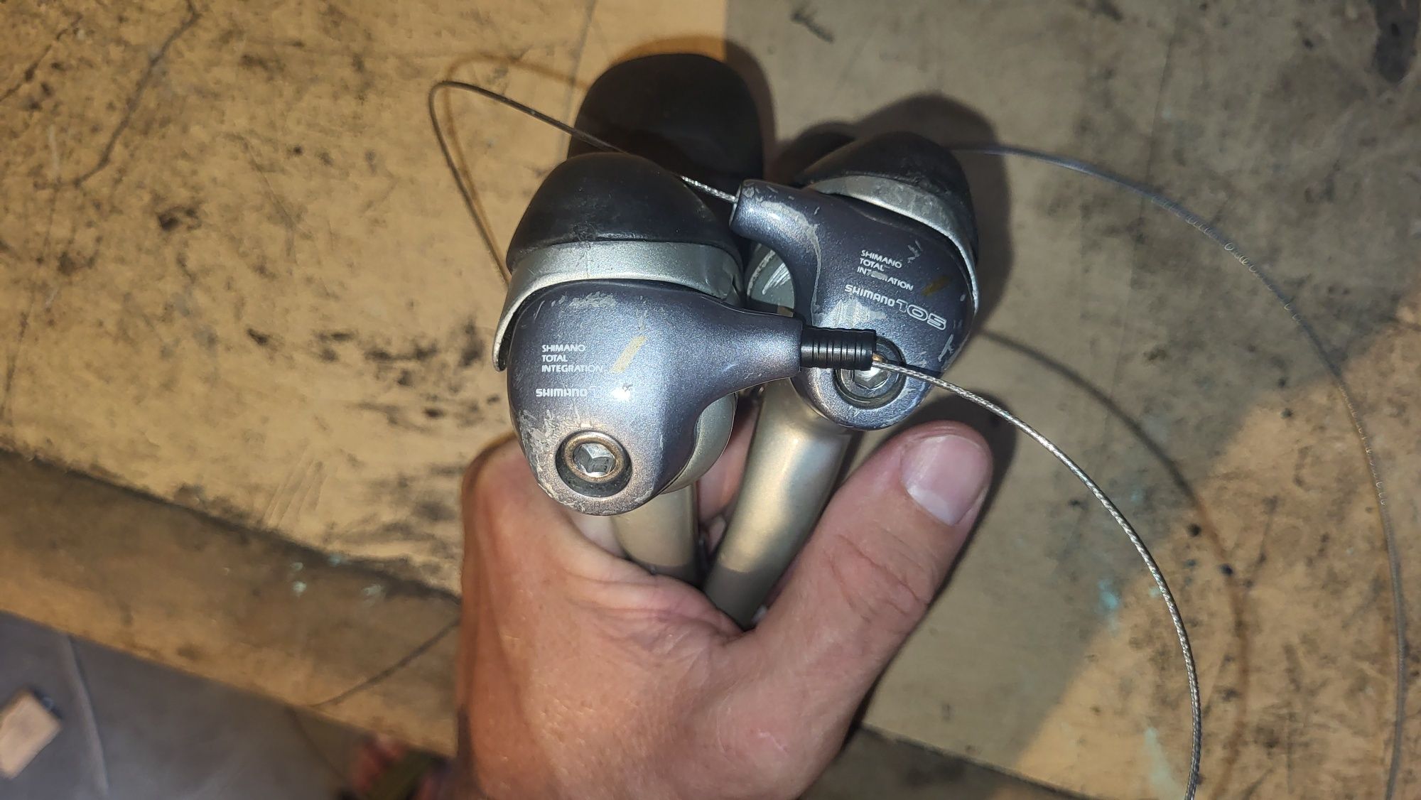 Klamkomanetki shimano 105 - 1055 (2x8)