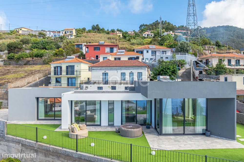 Moradia T3 Térrea com vista Mar- Ribeira Brava