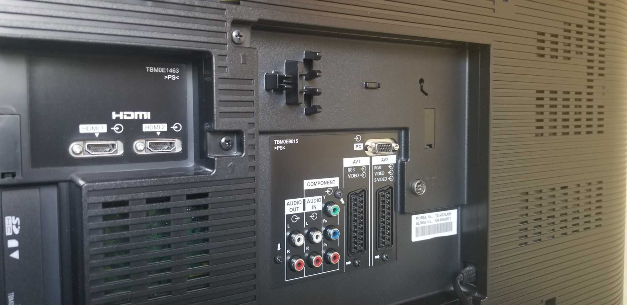 Телевізор Panasonic TX-32LX85