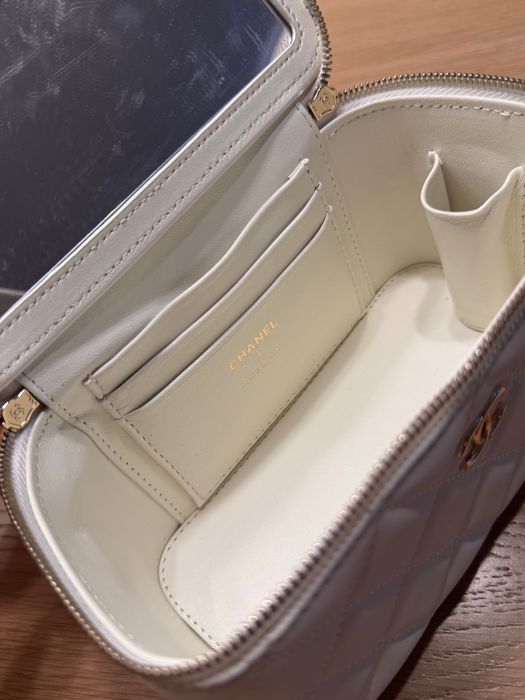 Torebka kuferek chanel nowa biała