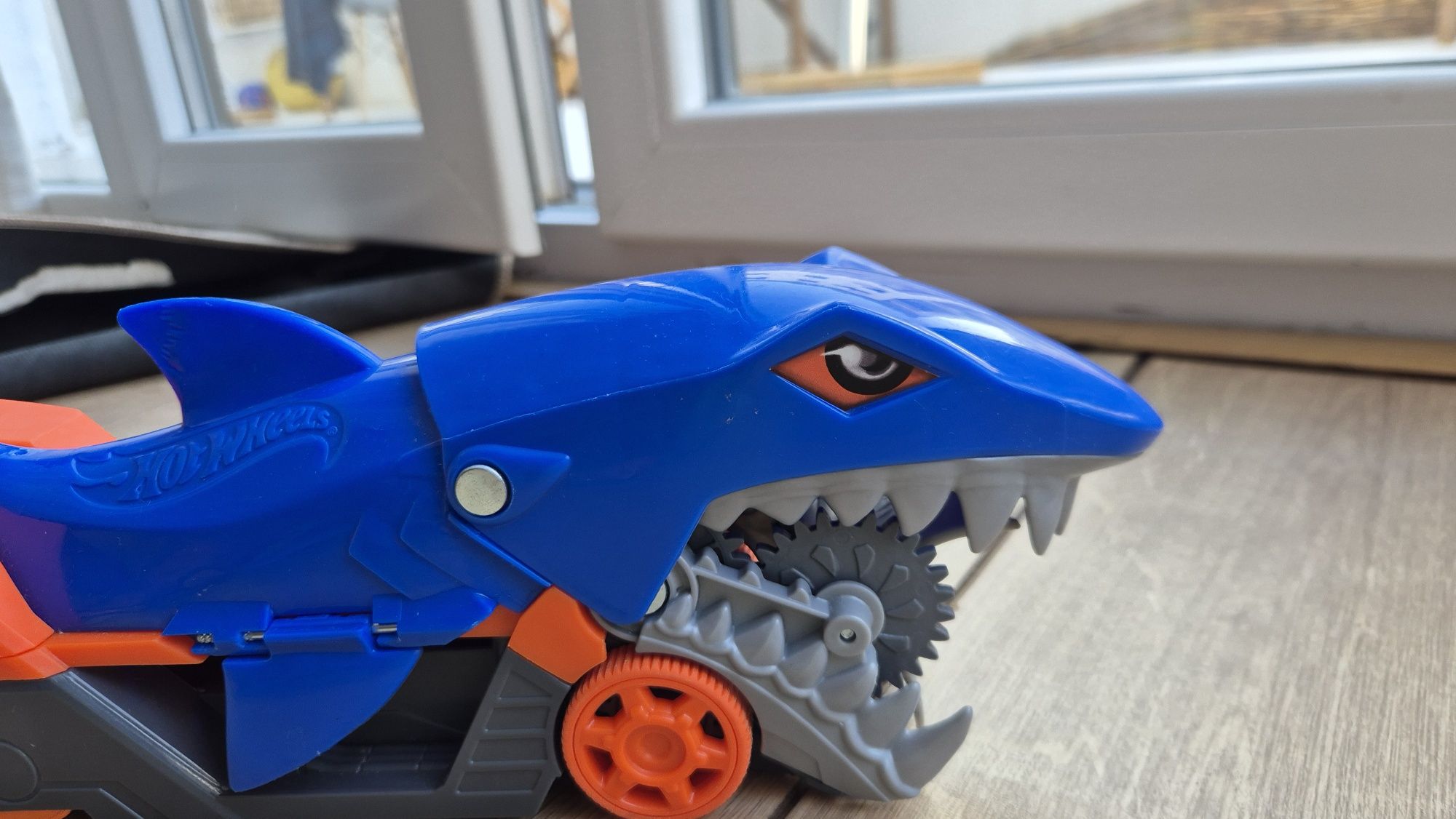 Tubarão Hotwheels