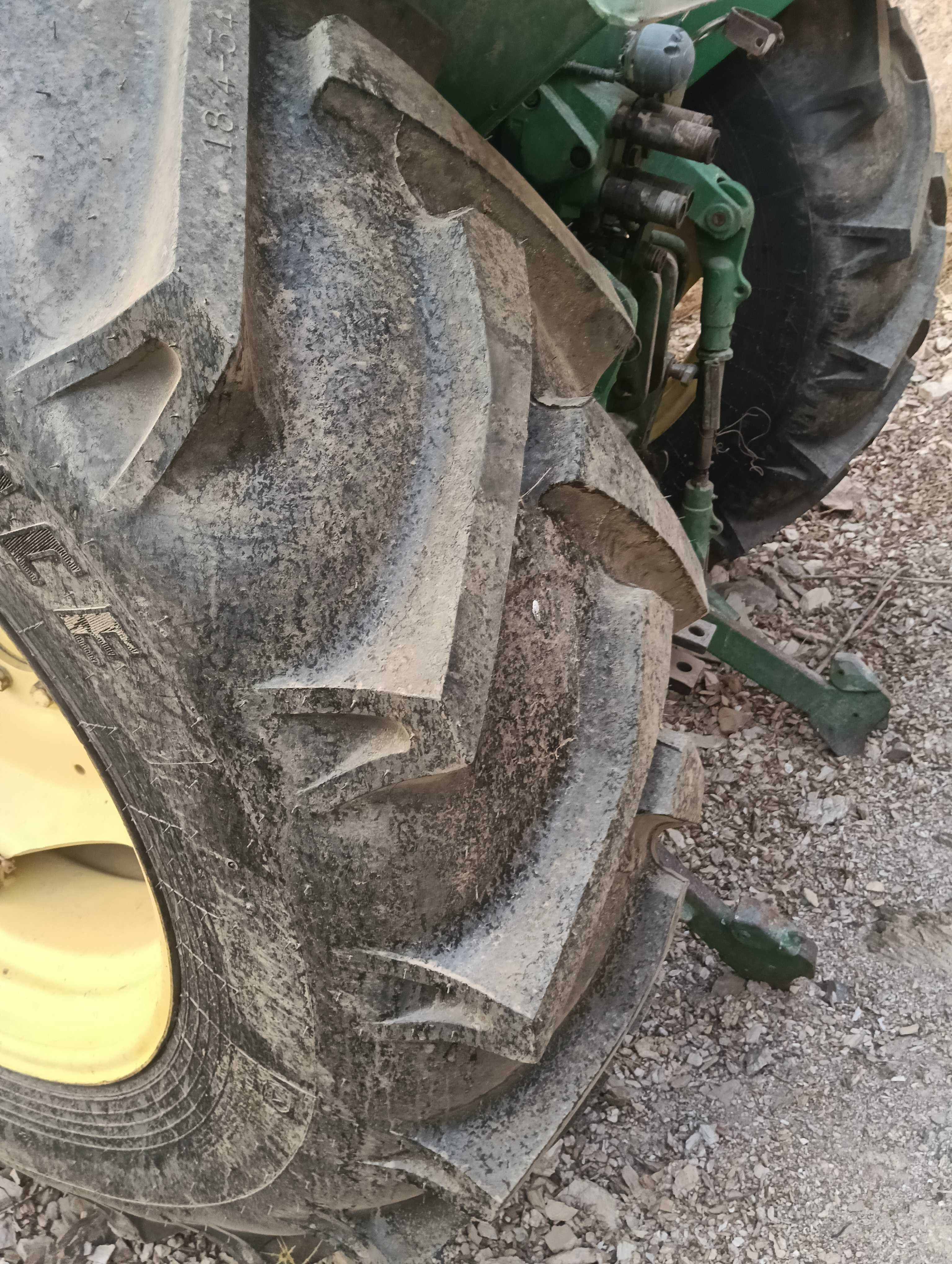 Trator John deere 6300