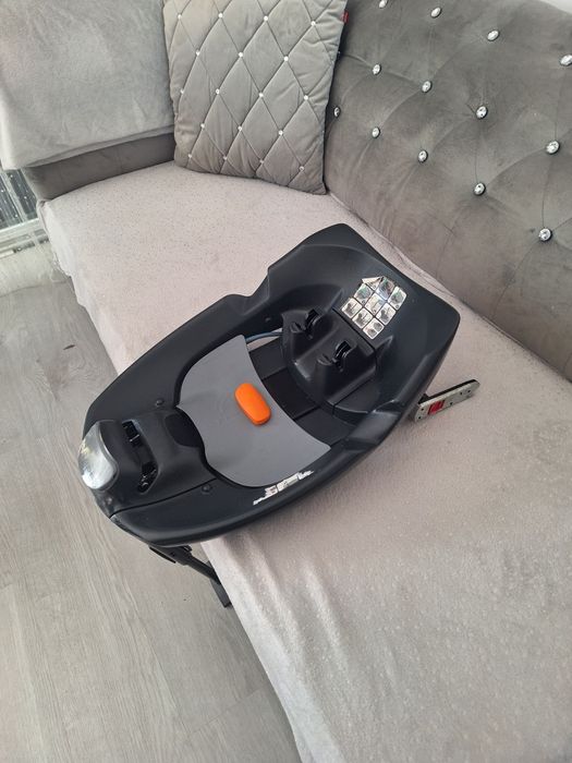 Baza 2-Fix  isofix  Cybex aton 5  umożliwia bezpieczny i łatwy montaż