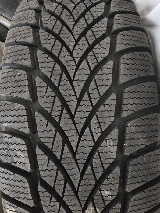Goodyear 195/60 r15 зима 4шт.