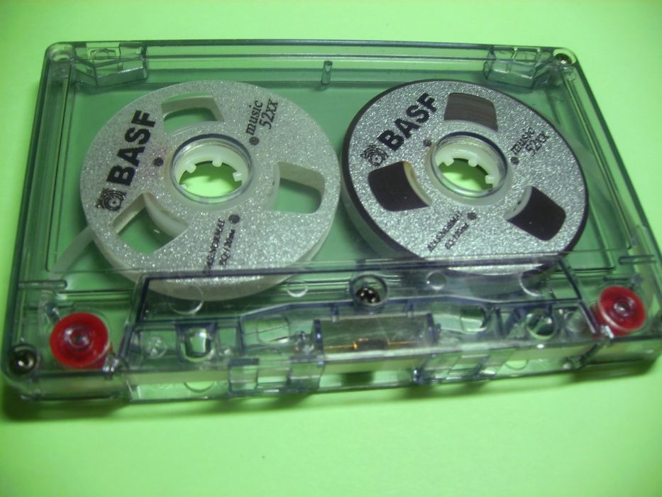 кассеты с бобинками Techniks Sony Yamaha золото , комп на 5 кассет.
