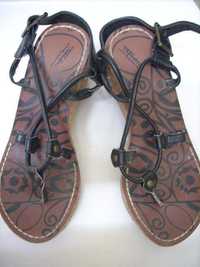 Sandálias Tapadas cor castanho tamanho 38 - Bom estado