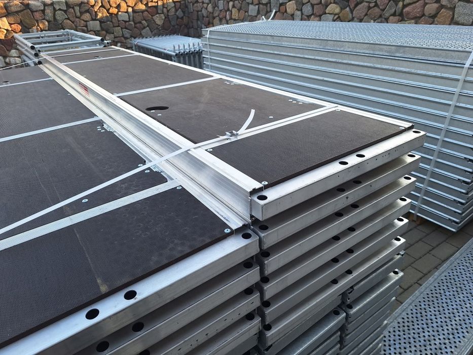 Wynajem Rusztowanie rusztowania elewacyjne typ Plettac budowa remont