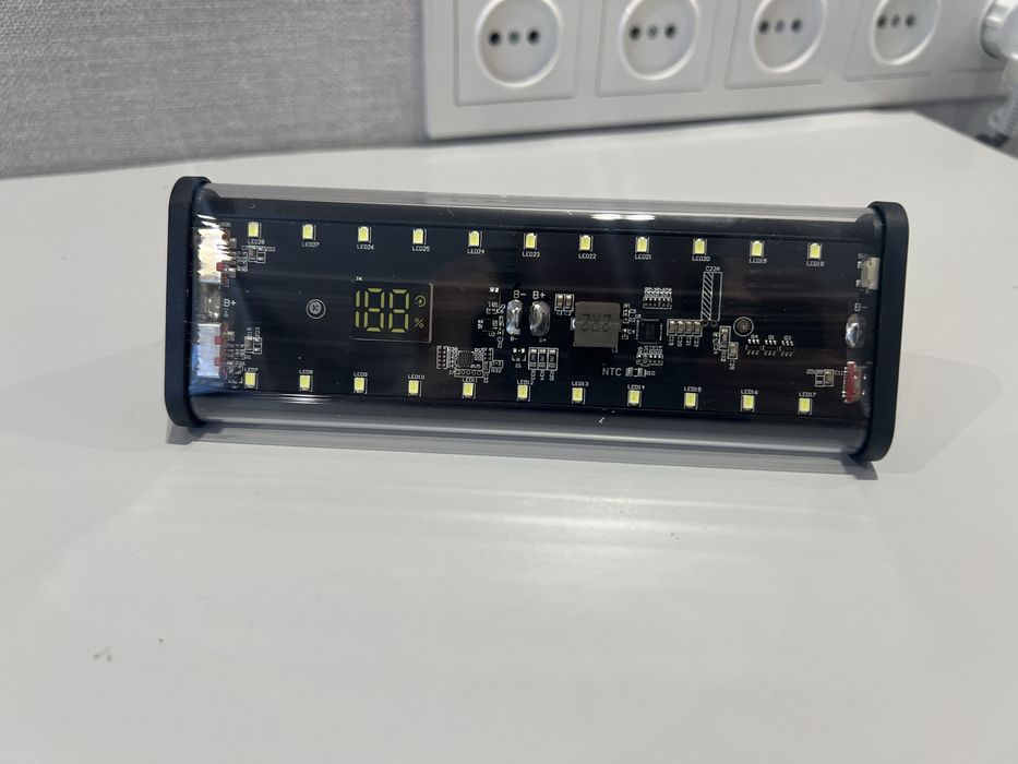 Повербанк c фонарем на элементах 18650 LiitoKala -  21000 / 29000 мАч