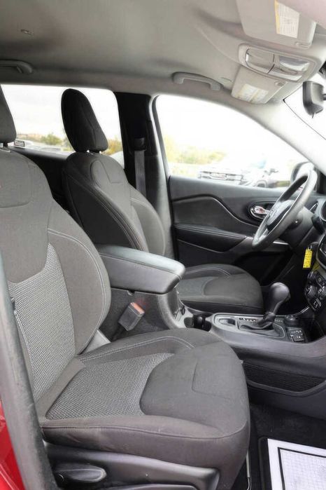 Jeep Cherokee Latitude      2021