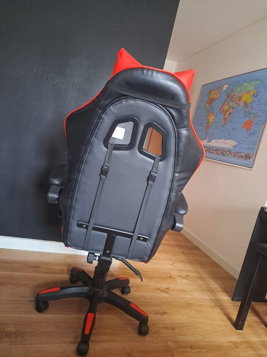 Cadeira gaming vermelha
