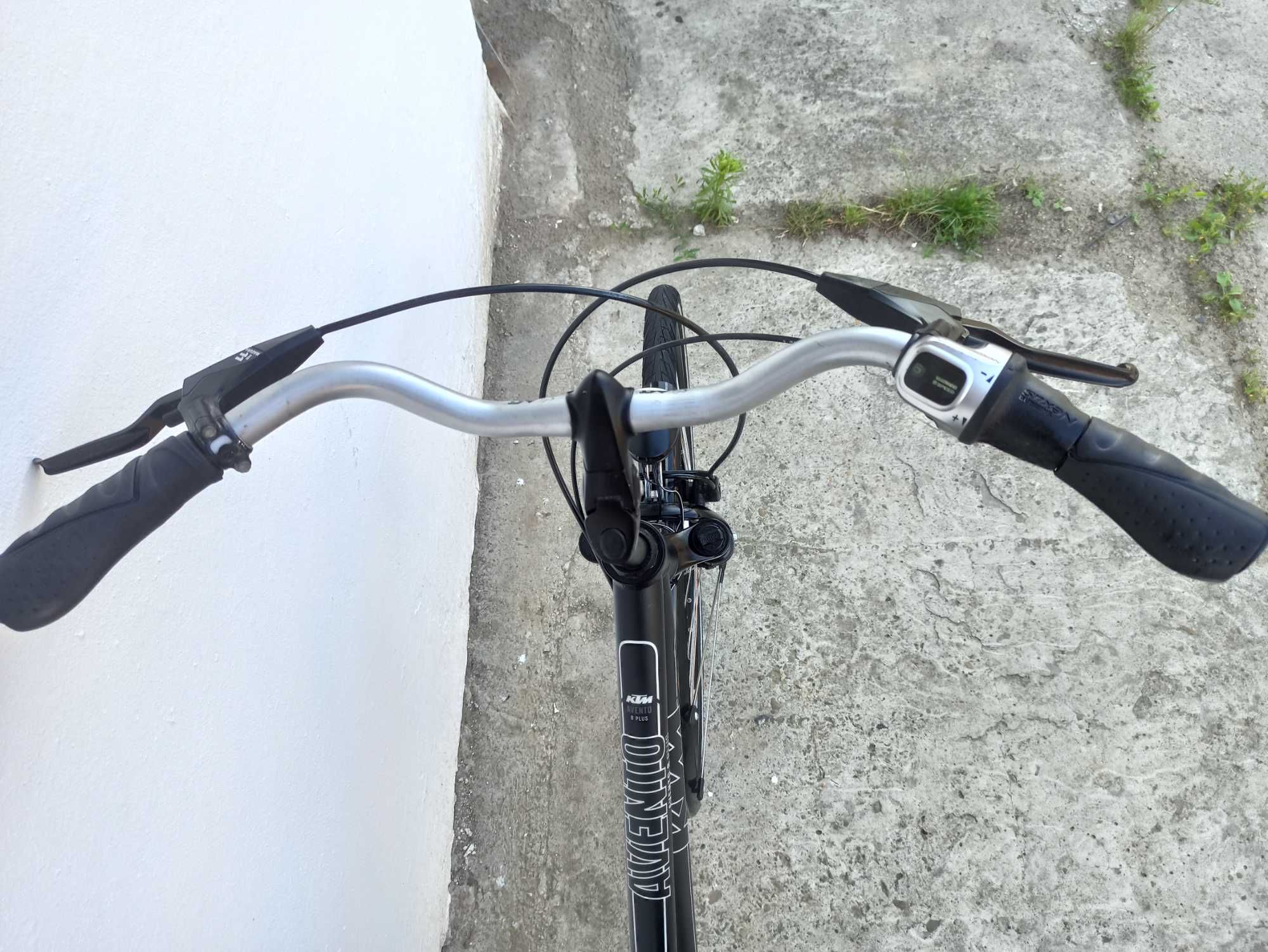 Rower miejski KTM Avento 8 Plus Shimano Nexus 8 koła 28" na 170-185 cm