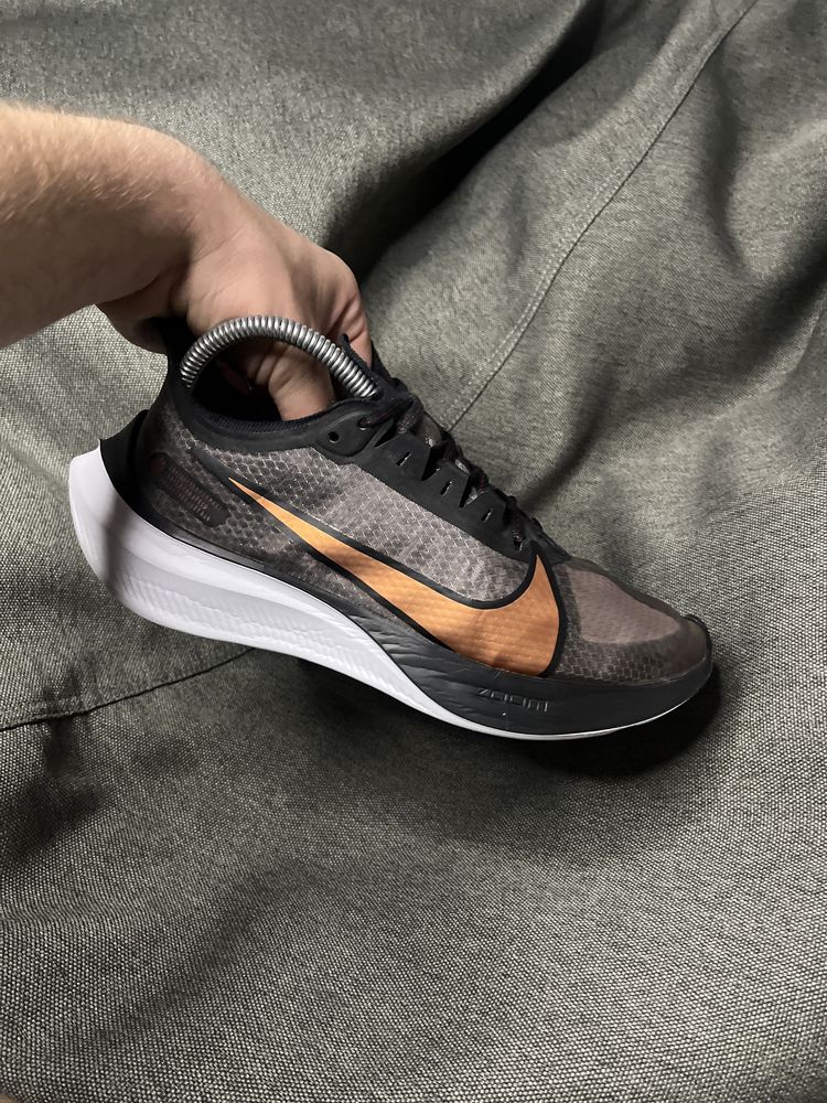 Спортивні кросівки NIKE ZOOM GRAVITY 39 25 кроссовки бігові найк