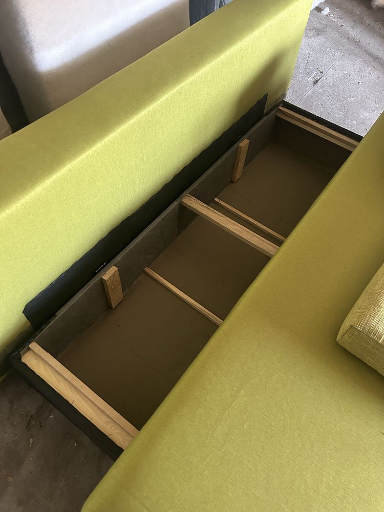 Nowa kanapa logano z dwoma pufami w zestawie