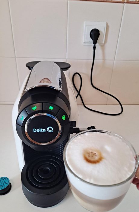 Maquina de Café Delta MilkQool BRANCA