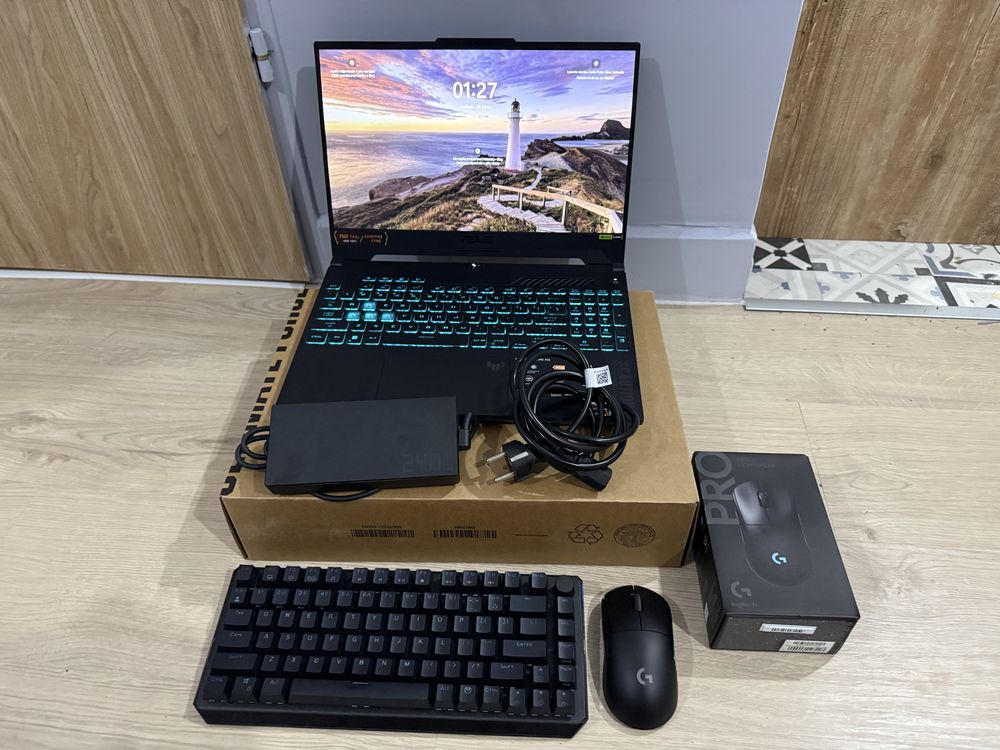 Asus Tuf Gaming A15 + akcesoria (bogaty zestaw)