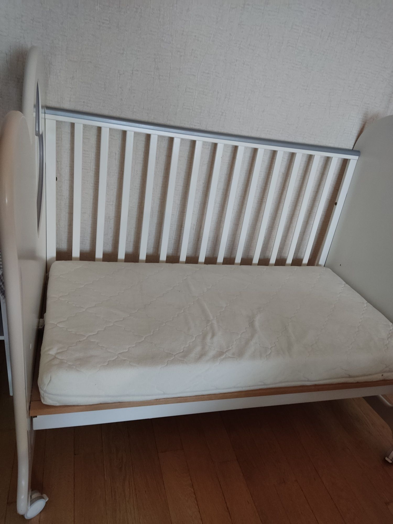 Дитяче ліжко Pali My love. 
Ліжечко: (Д × Ш) – 130 × 87 см;
матрац (к