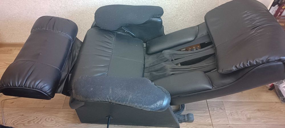 Крісло-масажер б/в