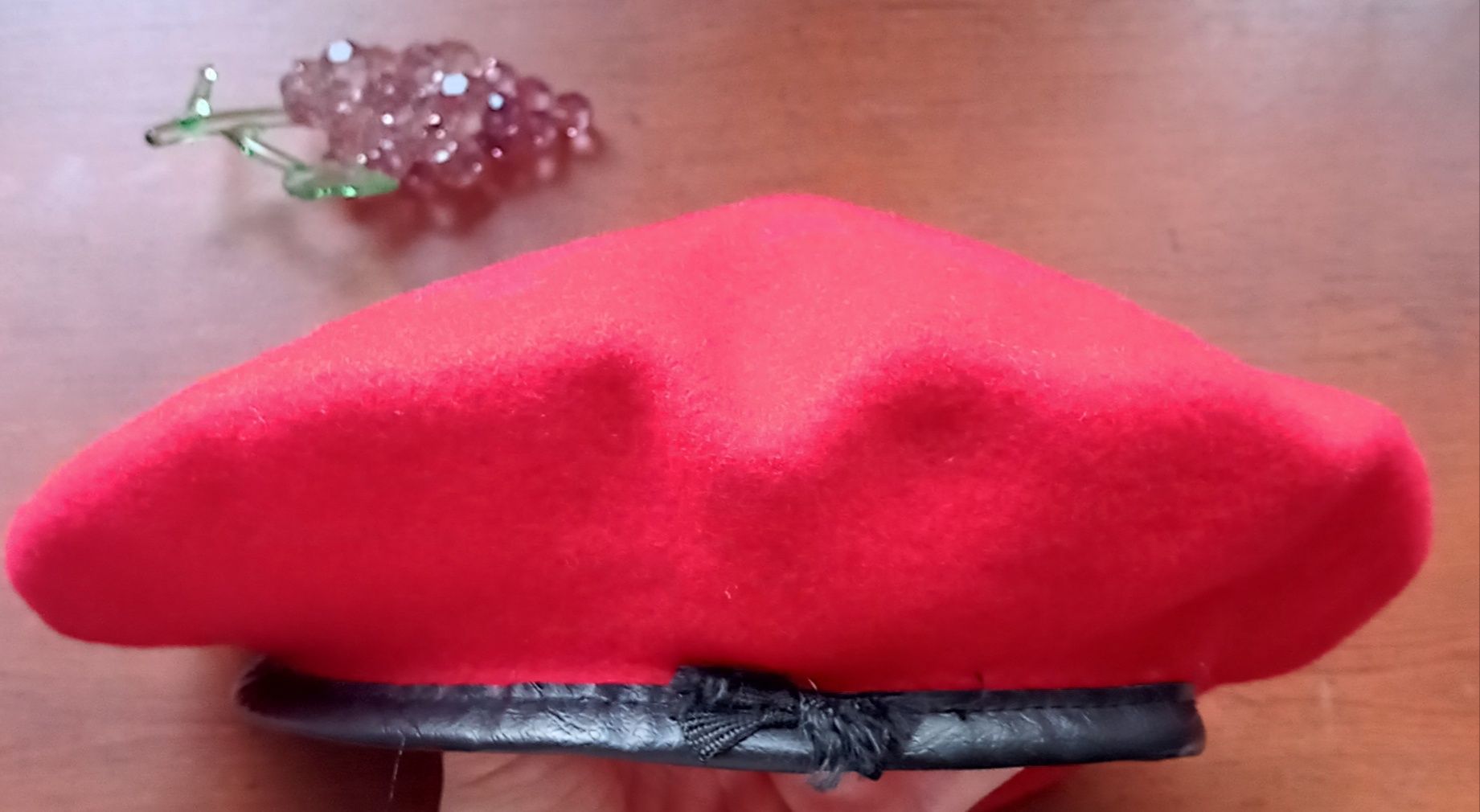 Vintage Monty wool beret Kangol S