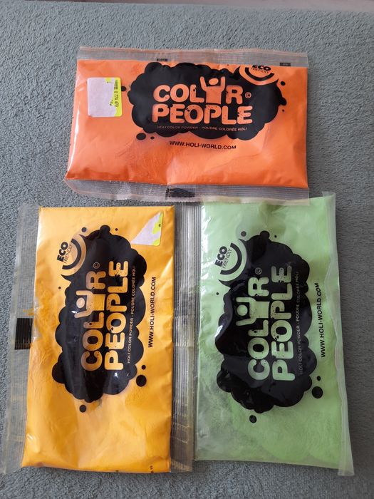 Kolorowy proszek Holi