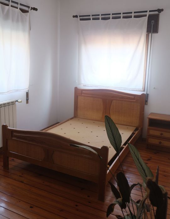 Mobilia completa c/ Cama de Casal