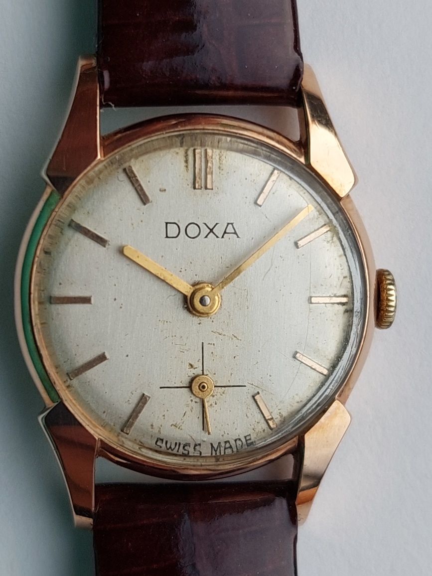 Часы золотые швейцарские наручные женские механические DOXA