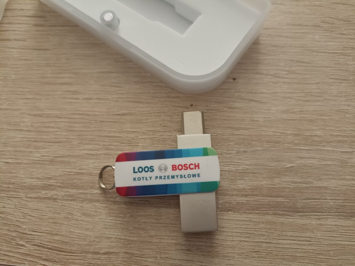 Pendrive 64 GB, wejście USB i typu C