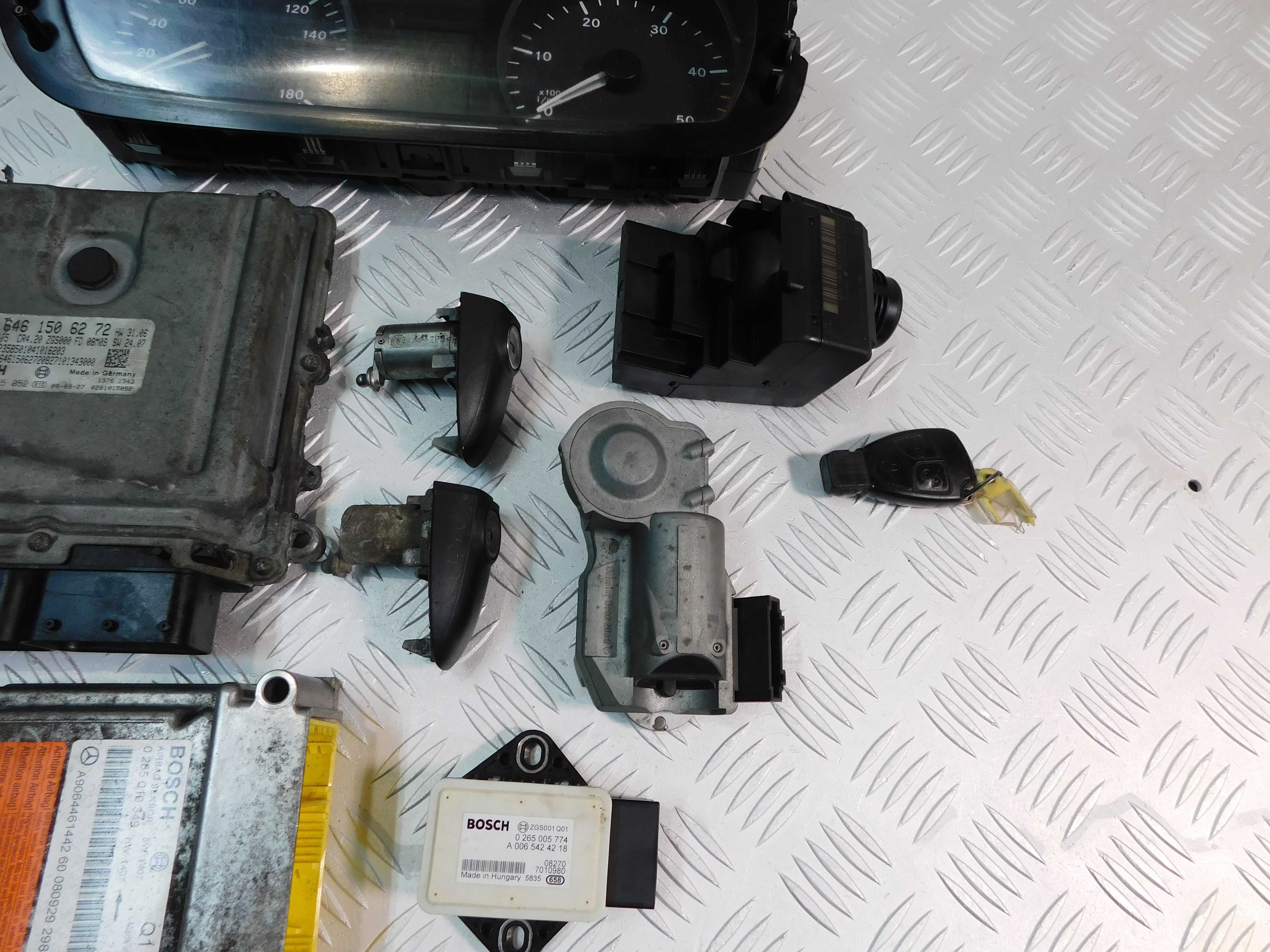Mercedes Sprinter 906 2.2 150 K komputer stacyjka rygiel cały zestaw