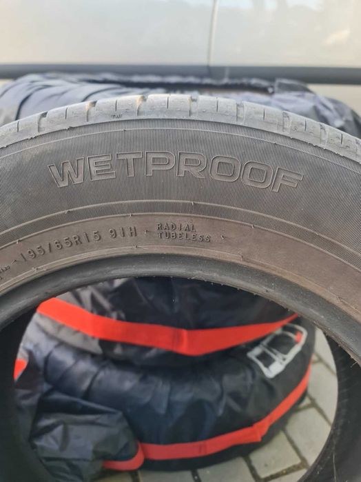 Opony Nokian Wetproof 195/50/R15 + pokrowce Gratis