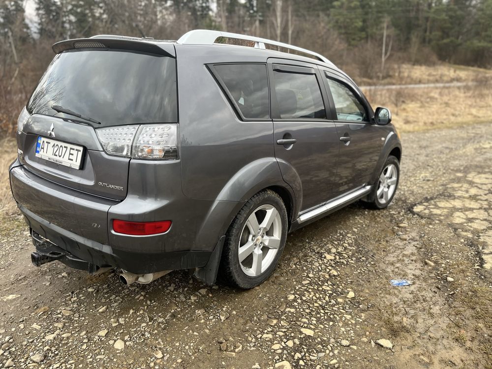 Mitsubishi Outlander XL