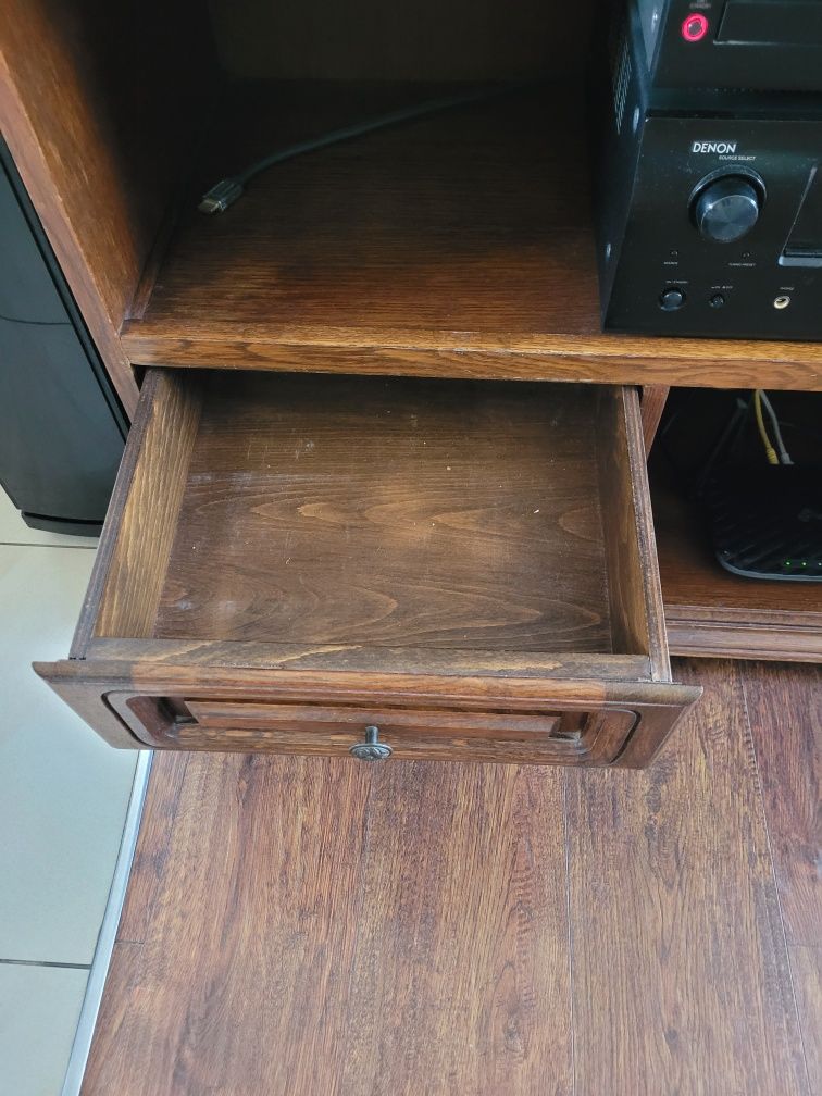 Szafka RTV drewniana, szeroka 132cm