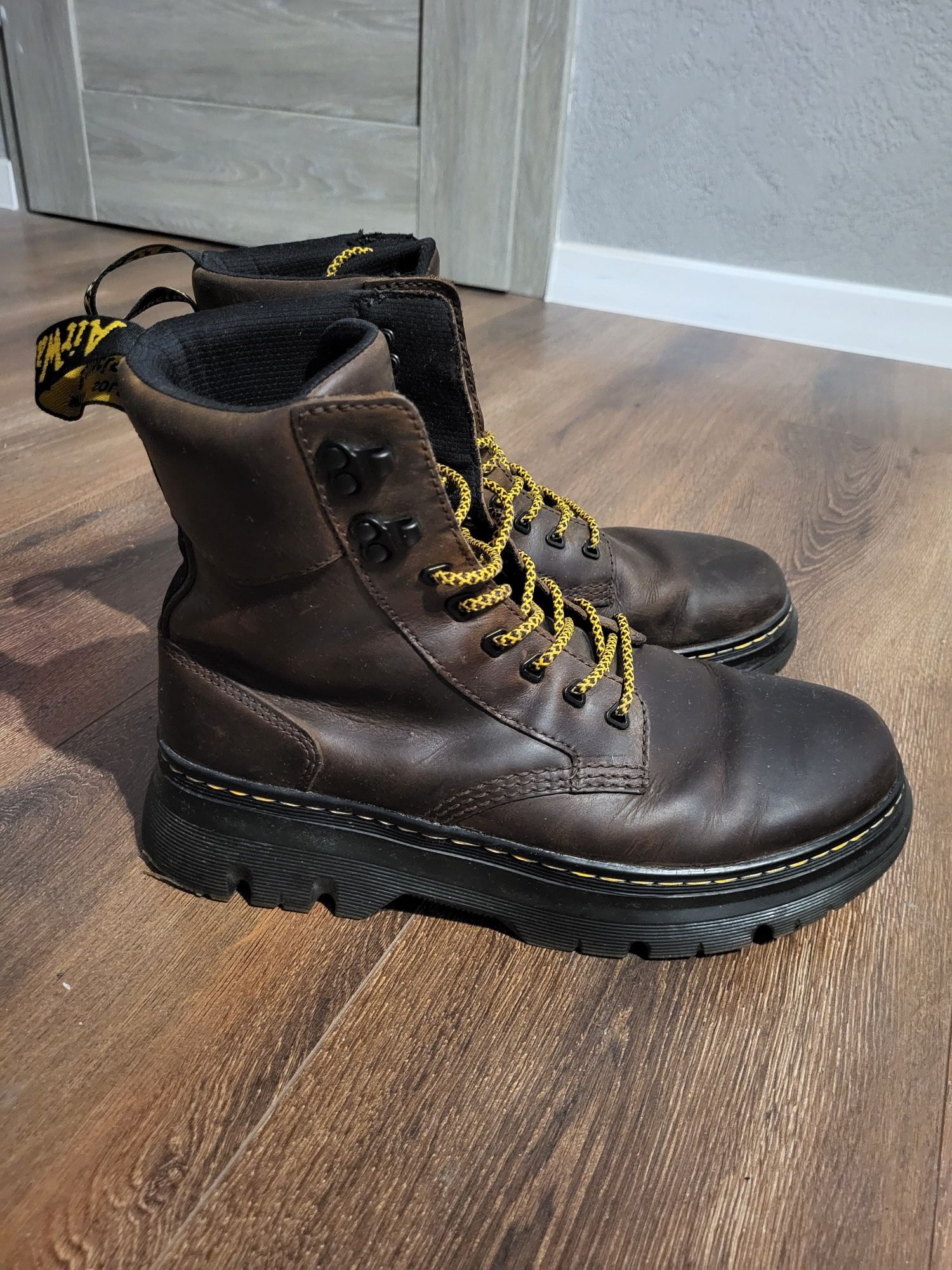Buty Dr. Martens Tarik brown brązowe 43