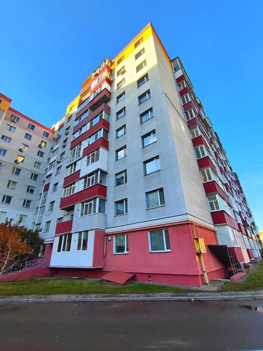 MZ, 2-кімнатна квартира з ремонтом 67 м²,  вул. Старобілоуська
