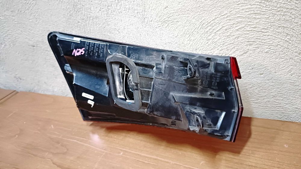 Skoda Superb III Kombi Lampa tył prawa