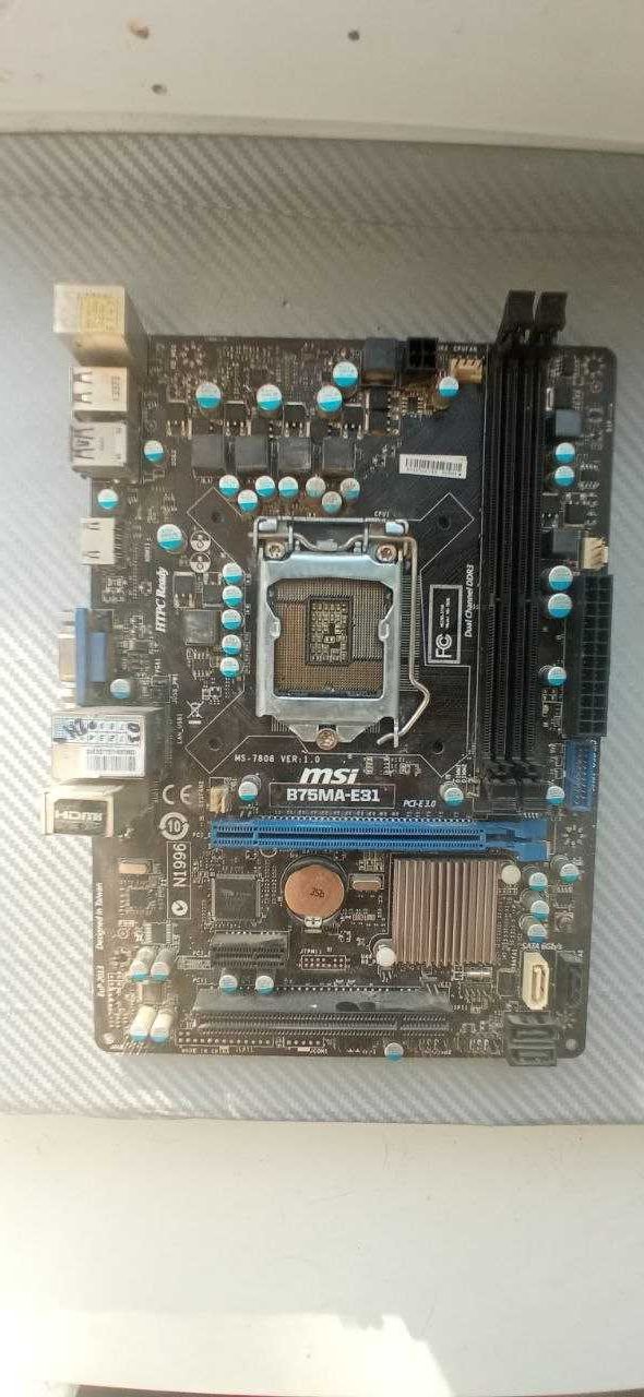 Материнська плата MSI B75MA-E31