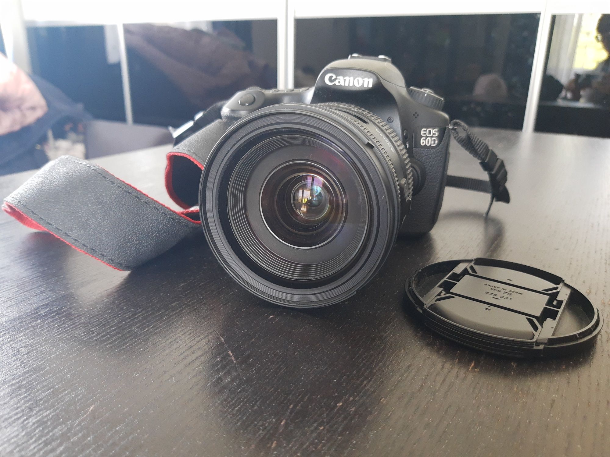 Aparat Canon EOS60D z obiektywem Sigma 24-70mm 1:2.8 DG HSM oraz filtr