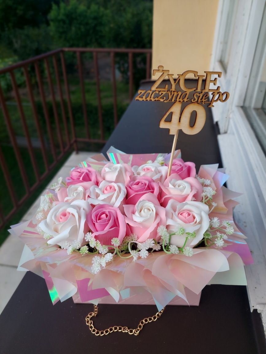 Torebka box flowerbox z róż mydlanych