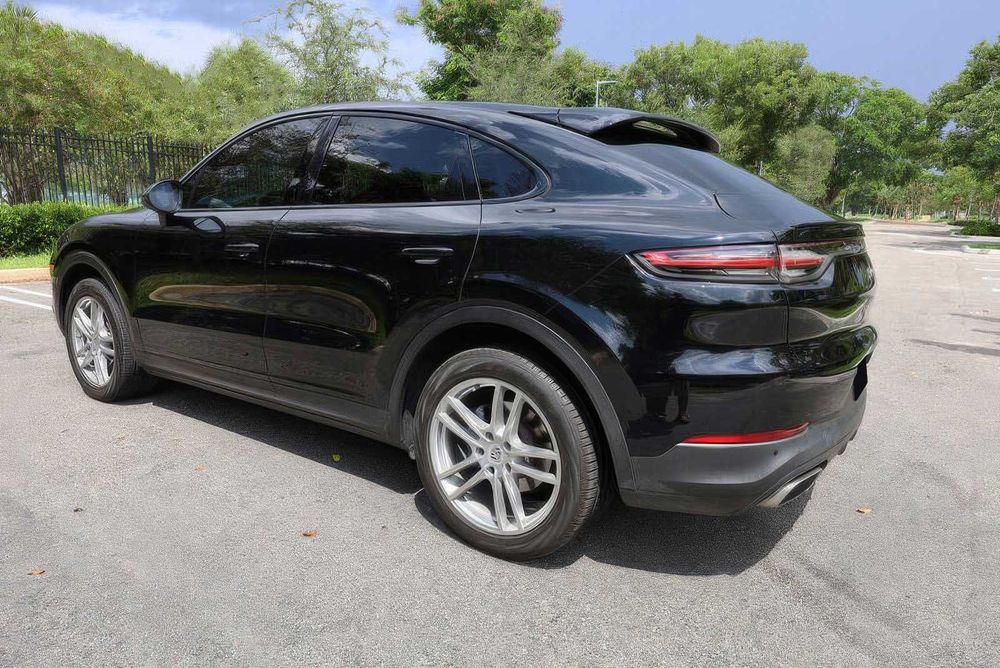 Porsche Cayenne Coupe      2021