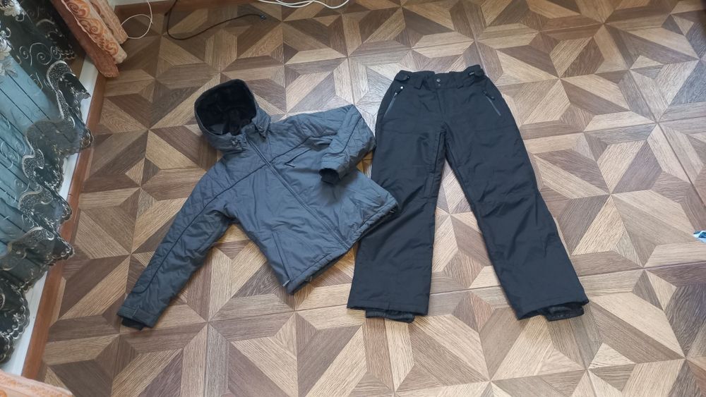 Лыжный   костюм на флисе  36р ,S,Burton
